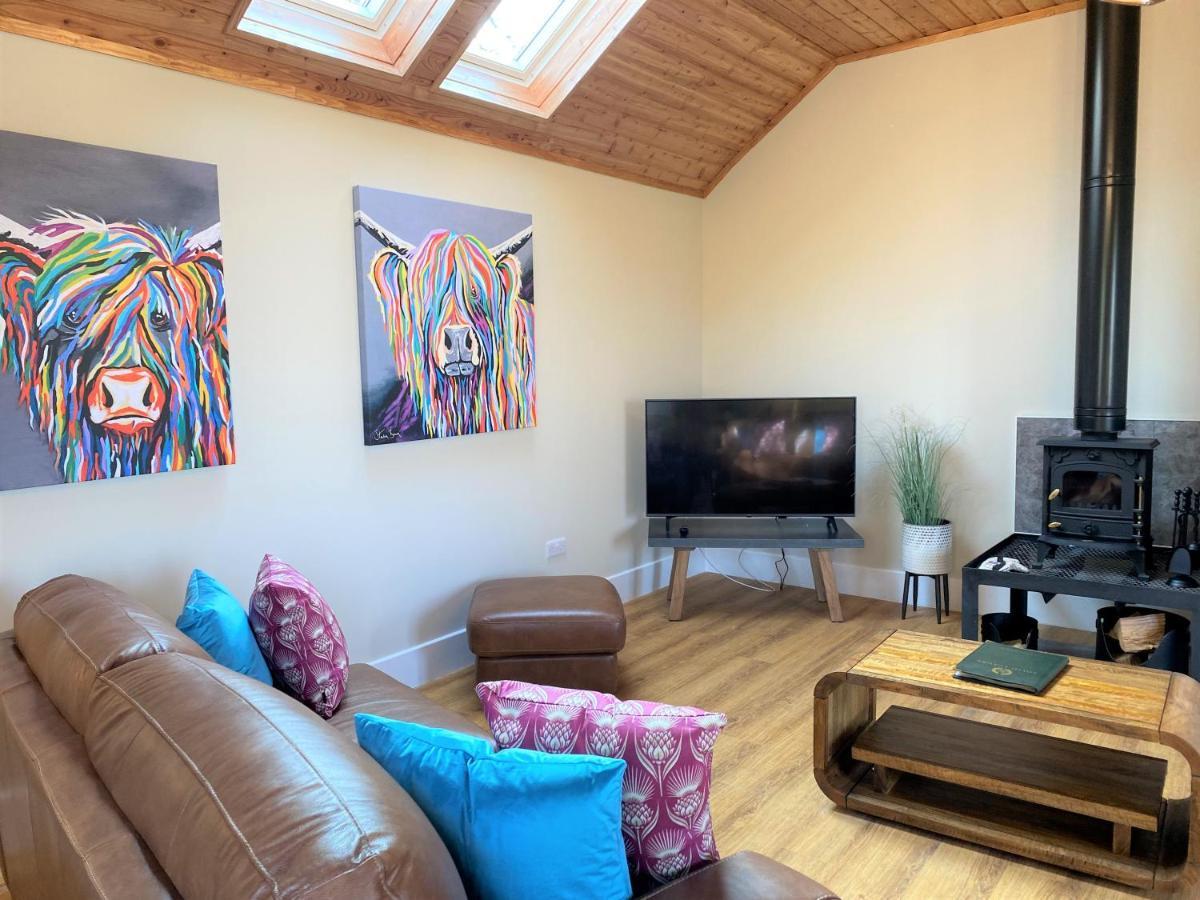 Partridge Lodge With Hot Tub Forgandenny Bagian luar foto