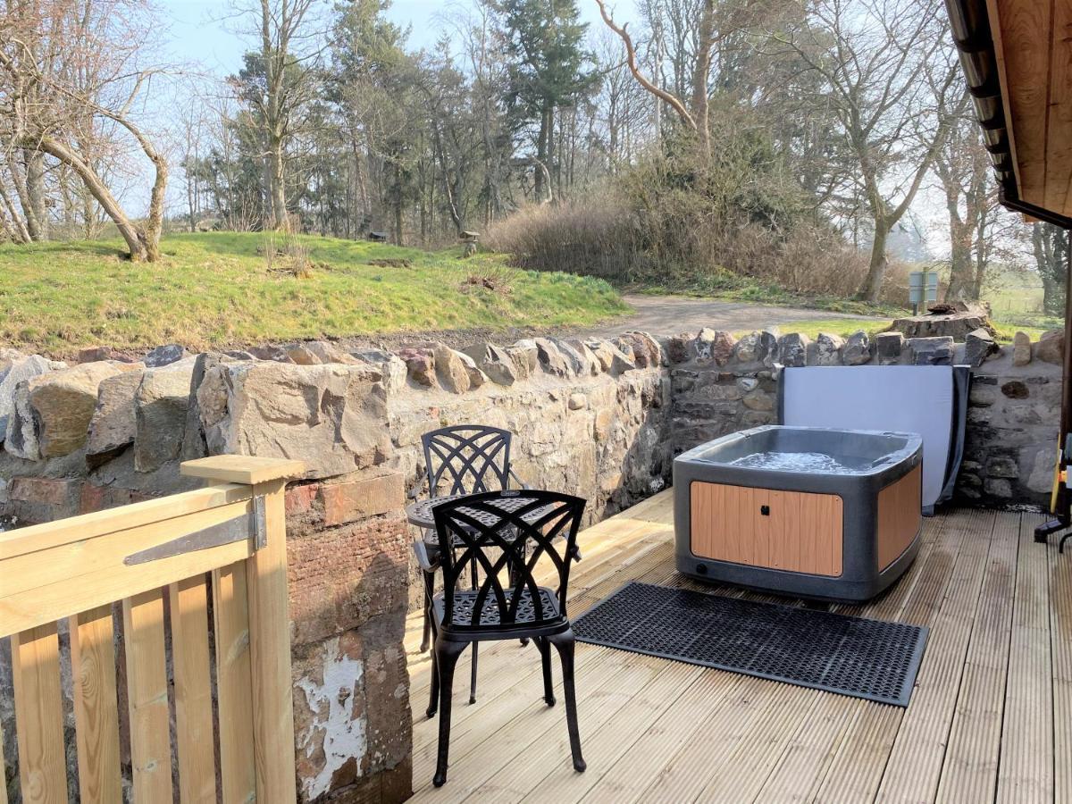 Partridge Lodge With Hot Tub Forgandenny Bagian luar foto