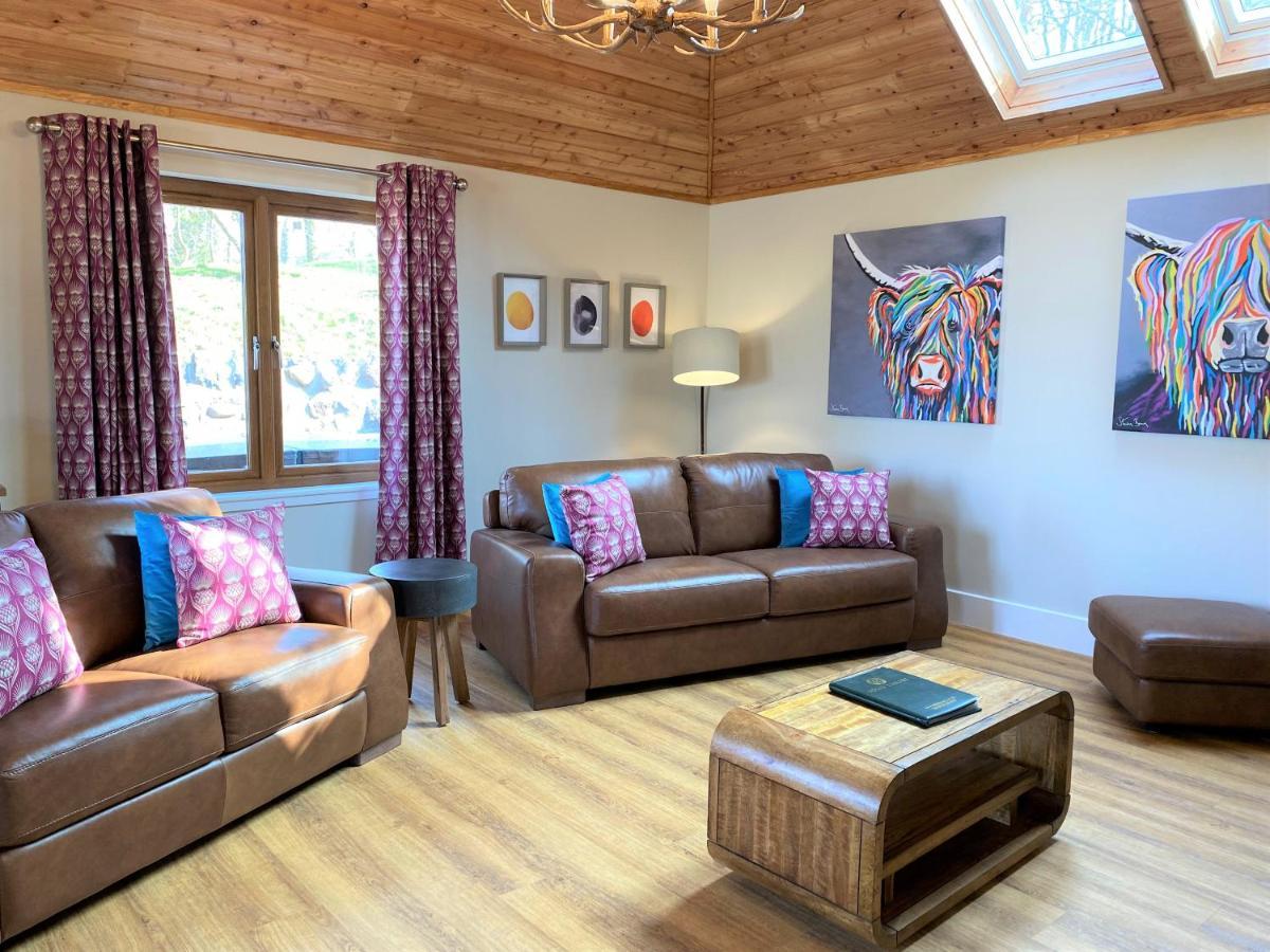 Partridge Lodge With Hot Tub Forgandenny Bagian luar foto